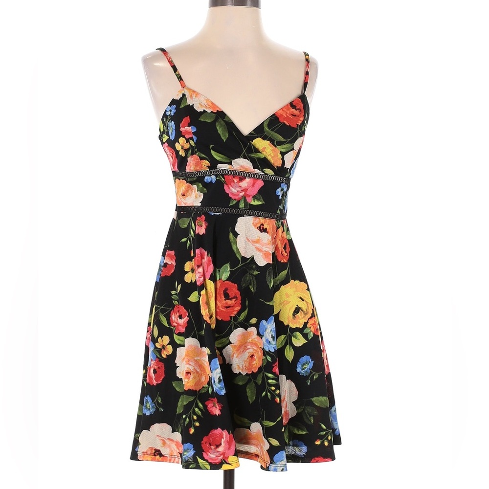 💝Francesca’s floral dress size xsmall